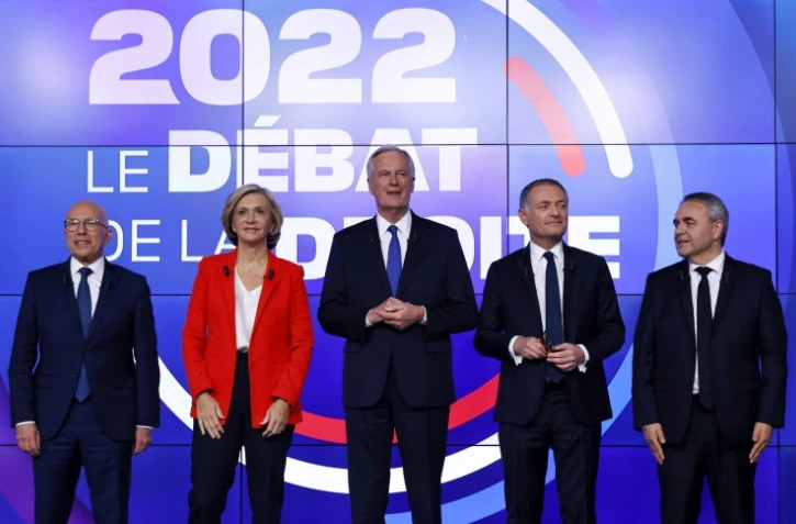 Les prétendants à l'investiture LR pour la présidentielle - Eric Ciotti, Valérie Pécresse, Michel Barnier, Philippe Juvin et Xavier Bertrand - sur le plateau de BFMTV le 14 novembre 2021 à Paris