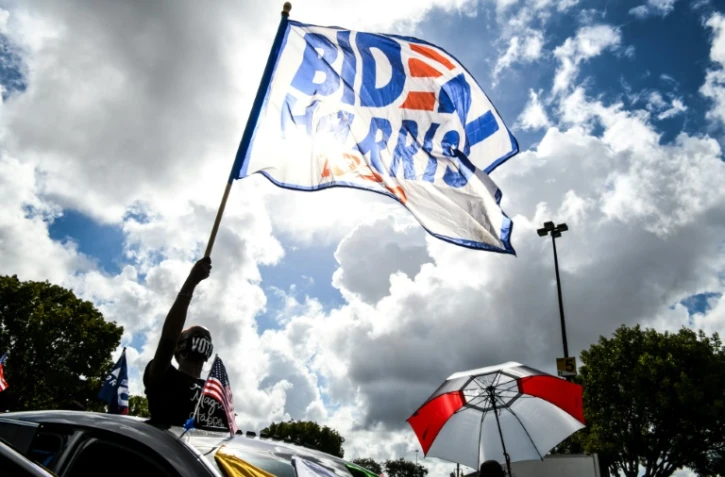 Des partisans de Joe Biden avant un meeting à Miami, le 31 octobre 2020