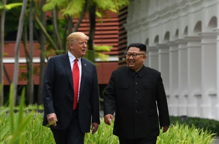 Le leader nord-coréen Kim Jong Un et le président américain Donald Trump à Singapour le 12 juin 2018