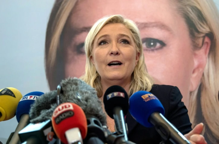 La présidente du FN Marine Le Pen s'exprime lors d'une conférence de presse, le 7 décembre 2015 à Lille