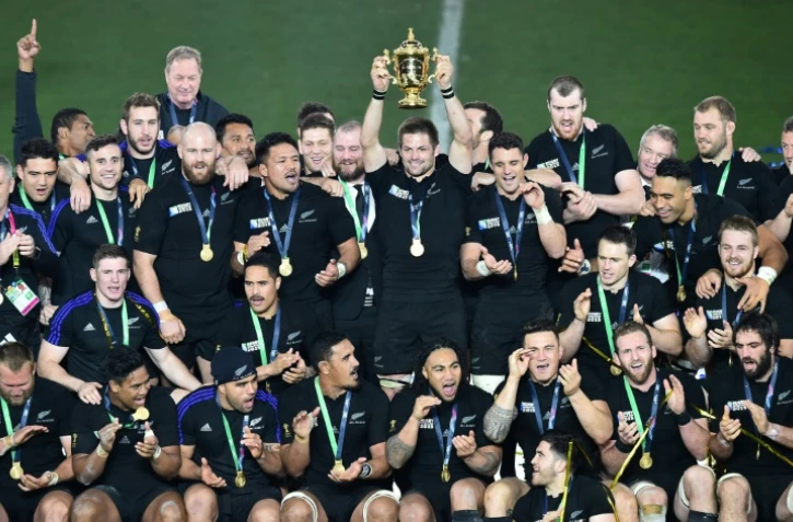 Les All Blacks néo-zélandais sacrés champions du monde à Twickenham, le 31 octobre 2015