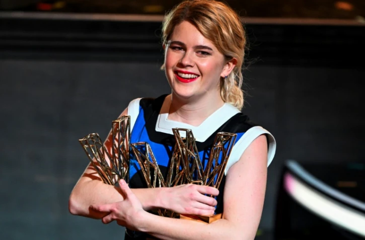 La chanteuse Zaho de Sagazan récompensée aux Victoires de la musique, le 9 février 2024 à la Seine Musicale, à Boulogne-Billancourt