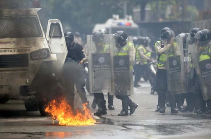 Heurts entre les forces de l'ordre et des manifestants anti-Maduro, le 7 juin 2017 à Caracas