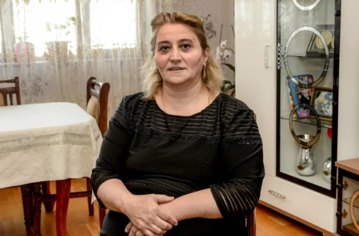 Ramziya Charifova dans son appartement de Bakou lors d'une interview avec l'AFP, le 2 avril 2021 en Azerbaïdjan