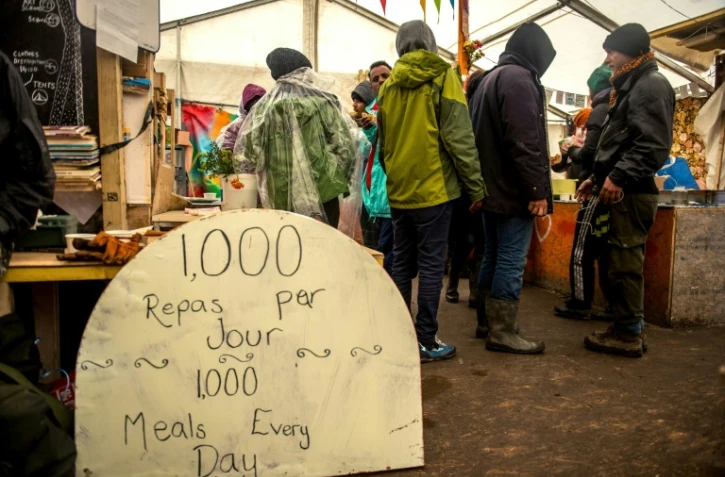 Un commerce illégal le 3 mars 2016 dans le camp de migrants de la "Jungle" à Calais