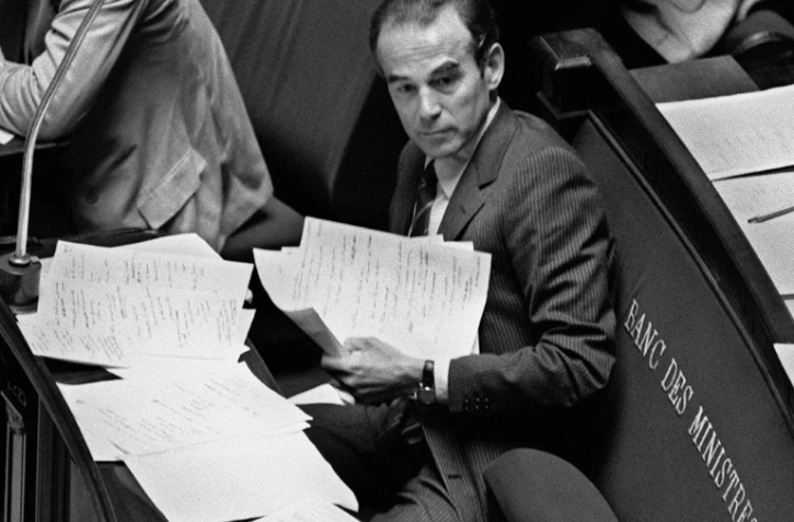 Robert Badinter à l'Assemblée nationale le 17 septembre 1981 lors de l'examen de son texte