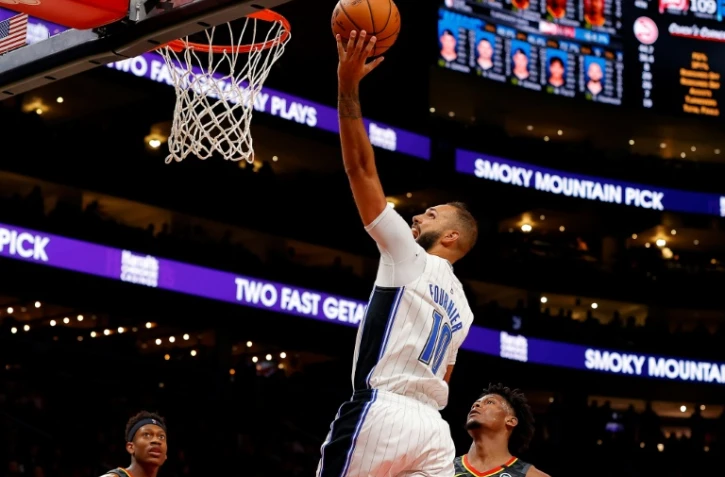 Le Français Evan Fournier le numéro 10 du Magic d'Orlando le 26 février 2020 à Atlanta.