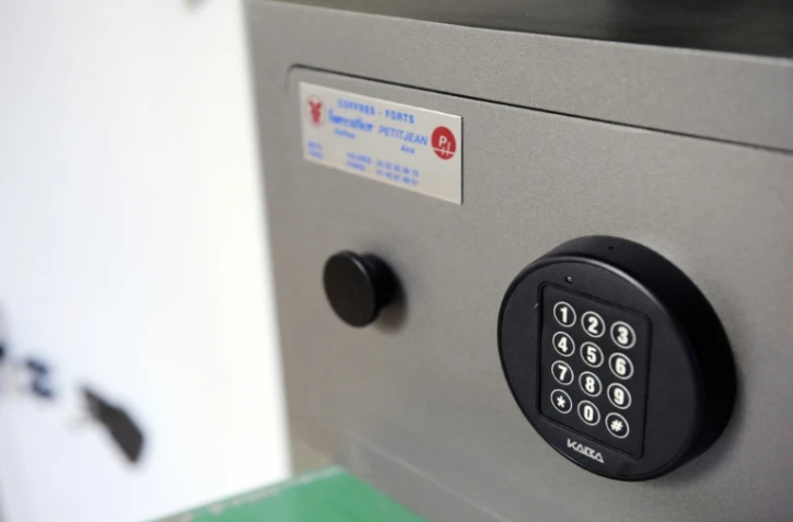 Deux coffres-forts contenant des montres de luxe de la société Richard Mille ont été dérobés à Paris