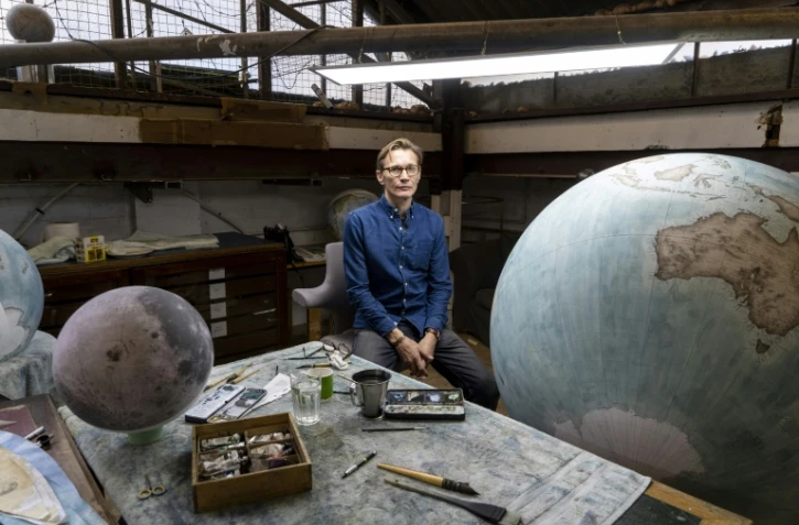 Peter Bellerby dans l'atelier de Bellerby and Co à Stoke Newington, dans le nord de Londres, le 19 juillet 2019
