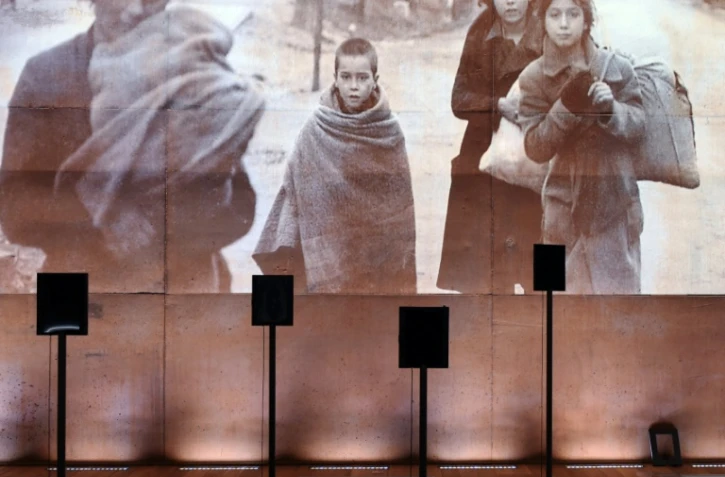 Une photographie projetée au mémorial de Rivesaltes, dans les Pyrénées-Orientales, érigé en mémoire des rapatriés d'Algérie et harkis, le 5 octobre 2015