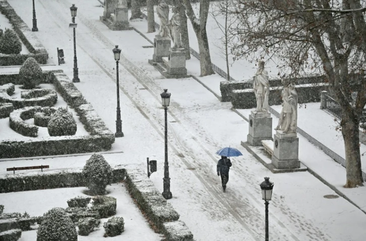 Les jardins Sabatini sous la neige, le 8 janvier 2021 à Madrid