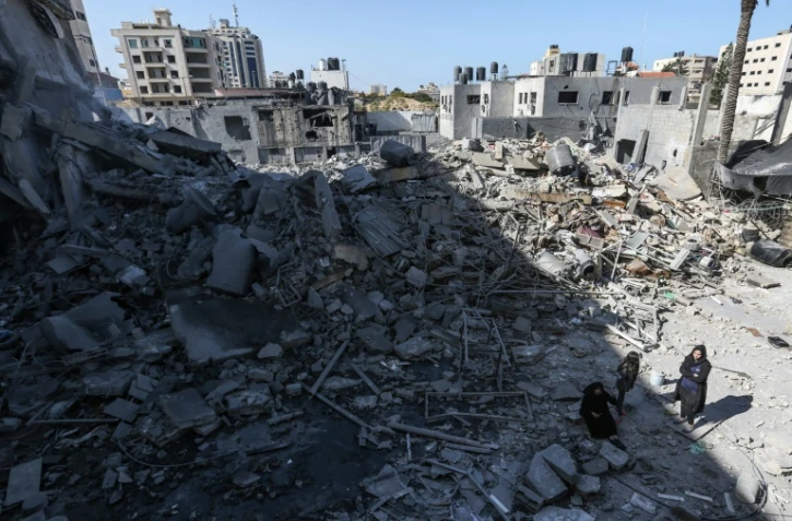 Un immeuble en ruines après des bombardements aériens de l'armée israélienne, le 26 mars 2019, dans la ville palestinienne de Gaza