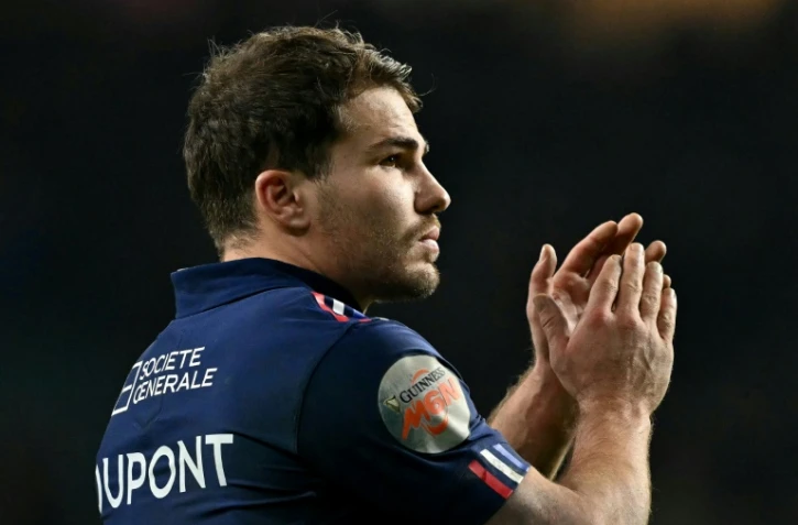 Le demi de mêlée de la France Antoine Dupont après la défaite de la France en Angleterre 26-25, le 8 février 