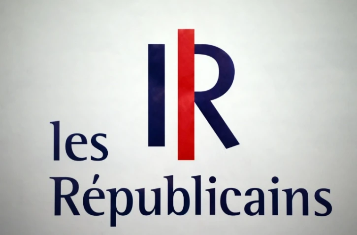 Le logo Les Républicains est présenté le 30 mai 2015 à Paris