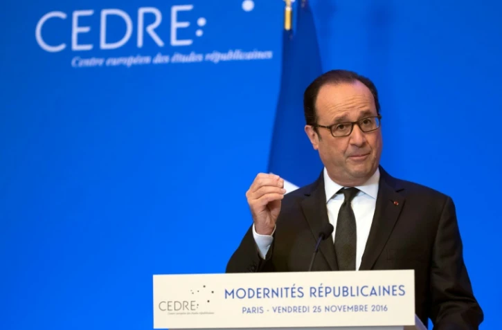 François Hollande, lors d'une visite à l'Ecole normale supérieure, dans le cadre du colloque inaugural du Centre européen des études républicaines (CEDRE), le 25 novembre 2016 à Paris