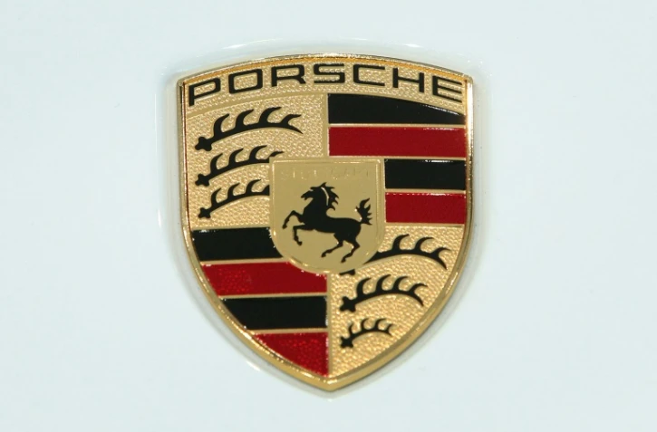 Rappel d'environ 30.000 véhicules de marque Porsche après la découverte d'un système permettant de minimiser le niveau de leurs émissions polluantes