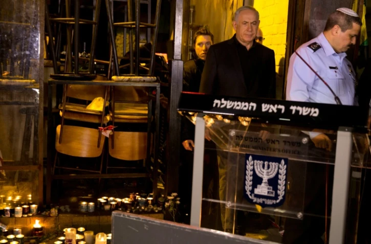Le Premier ministre israélien Benjamin Netanyahu arrive sur le site d'une fusillade meurtrière à Tel Aviv, le 2 janvier 2016