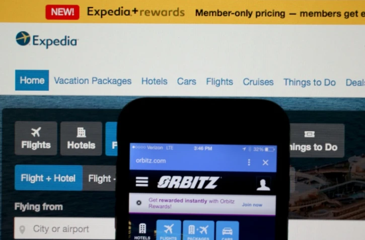 La consolidation se poursuit parmi les voyagistes en ligne, où le poids lourd américain Expedia a annoncé mercredi le rachat de son compatriote HomeAway pour environ 3,9 milliards de dollars