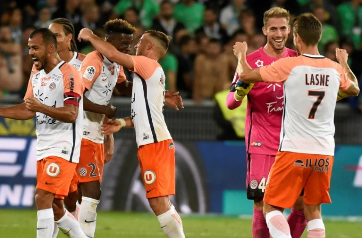 Les joueurs de Montpellier se congratulent après avoir battu  Saint-Etienne sur sa pelouse à Geoffroy-Guichard, le 20 octobre 2017