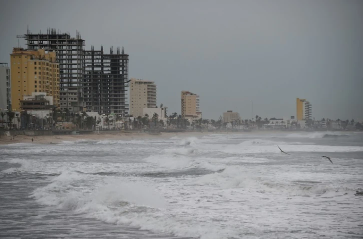 Le bord de mer à Mazatlan, dans l'Etat du Sinaloa, avant l'arrivée de l'ouragan Willa, le 22 octobre 2018 au Mexique