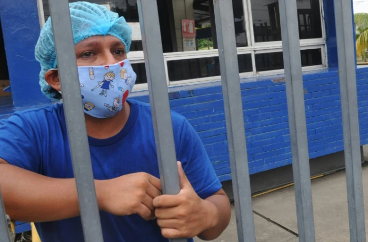 Darwin Castillo lors d'une interview avec l'AFP, le 14 avril 2020 à Guayaquil, en Equateur