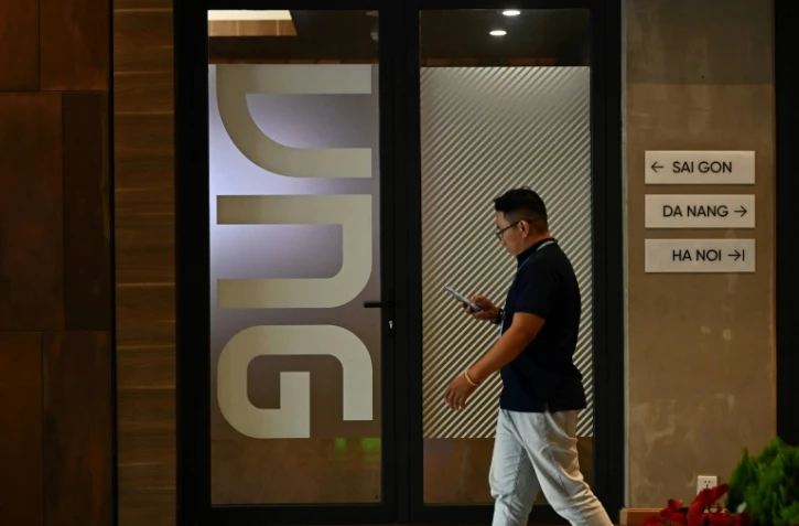 Un employé au siège du groupe de tech VNG, le 8 décembre 2023 à Ho Chi Minh-Ville, au Vietnam