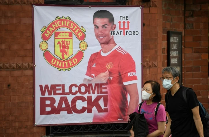 Une bannière à l'effigie de Cristiano Ronaldo pour son retour à Manchester United, le 10 septembre 2021 à Old Trafford