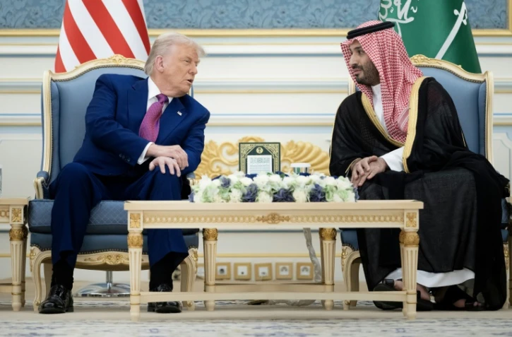 Le président américain Donald Trump reçu par le prince héritier saoudien Mohammed ben Salmane à Ryad, le 13 mai 2025 
