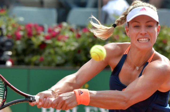 L'Allemande Angelique Kerber face à l'Estonienne Anett Kontaveit au 2e tour du tournoi de Rome, le 17 mai 2017