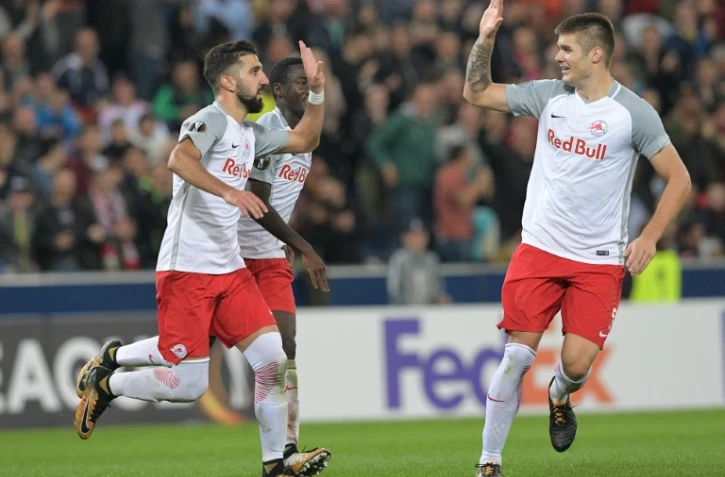 L'attaquant israélien Mounas Dabbur (g) auteur du but contre Marseille, le 28 septembre 2017 à Salzbourg