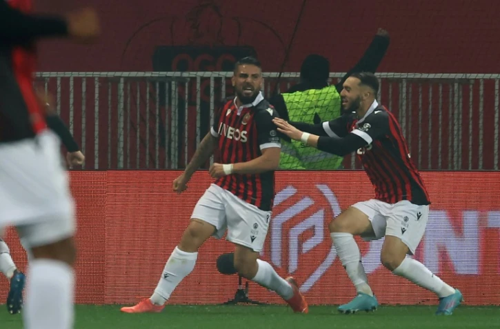 La joie de l'attaquant algérien de Nice, Andy Delort, après avoir ouvert le score à domicile face au Paris Saint-Germain, lors de la 27e journée de Ligue 1, le 5 mars 2022 à l'Allianz-Riviera