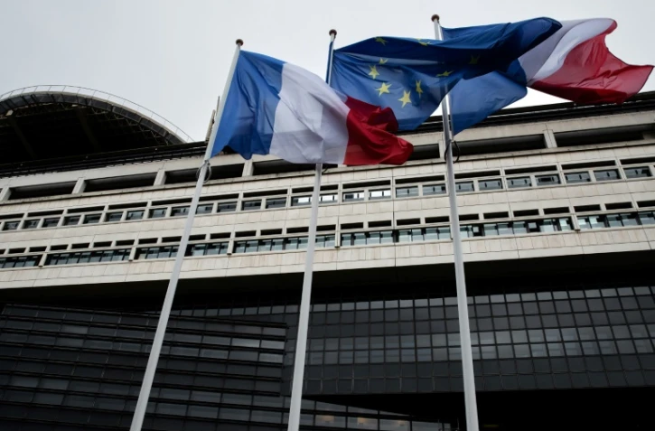 Croissance rabotée, imprévisibilité de l'offensive protectionniste américaine... Quatre mois après l'avoir rétrogradée d'un cran, l'agence de notation Moody's doit dire si elle maintient la bonne note de la France