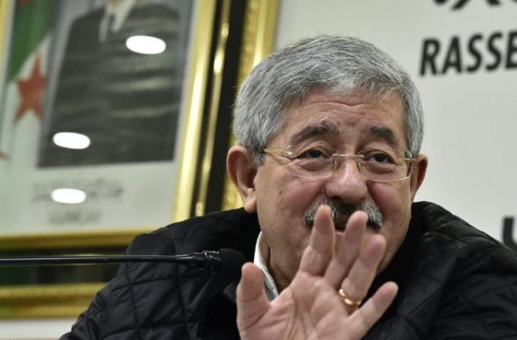 Le Premier ministre algérien Ahmed Ouyahia lors d'une conférence de presse le 2 février 2019 à Alger