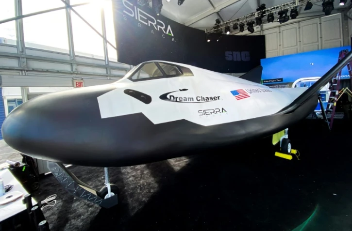 Un modèle grandeur nature de l'avion spatial Dreal Chaser de Sierra Space, le 4 janvier 2022 au salon technologique de Las Vegas (CES) 