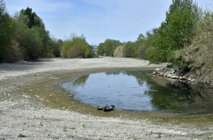 Le lit de l'Agly quasiment à sec à Rivesaltes, dans les Pyrénées-Orientales, le 27 avril 2023