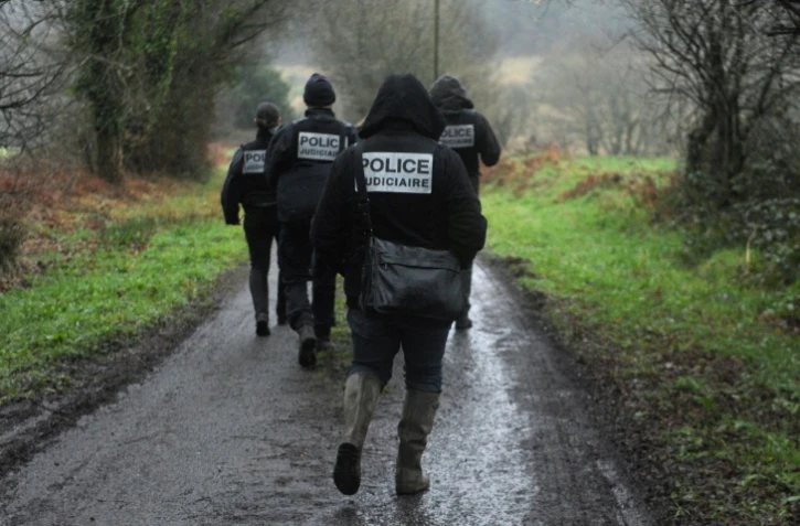 Arrivée des enquêteurs à Pont-de-Buis-lès-Quimerch (Finistère), le 9 mars 2017