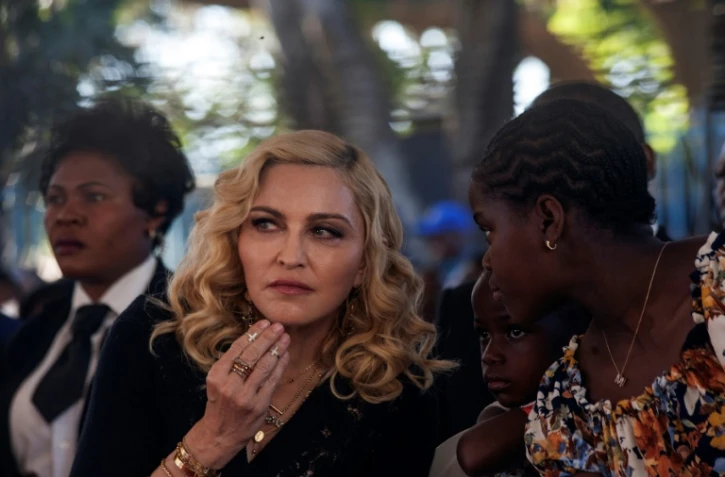 Madonna à l'hôpital pédiatrique de Mercy James, à Blantyre au Malawi, le 11 juillet 2017