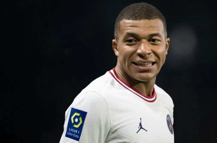 Kylian Mbappe avec le PSG contre Angers en Ligue 1 le 20 avril 2022 au stade Raymond-Kopa Ă Angers