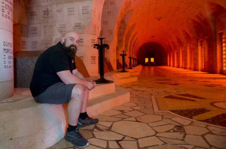 Olivier Gerard, directeur de l'Ossuaire de Douaumont (Meuse), dans le "cloître" du Mémorial, le 8 avril 2020