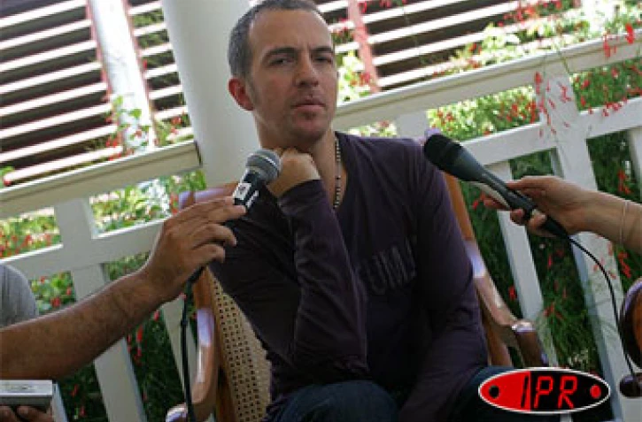 Jeudi 24 novembre 2005 -

Calogero se produira en concert au Tampon le samedi 26 novembre