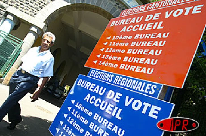 Dimanche 21 mars 2004
À 11 heures 45, le taux de participation était supérieur à celui de 1998 à la même heure