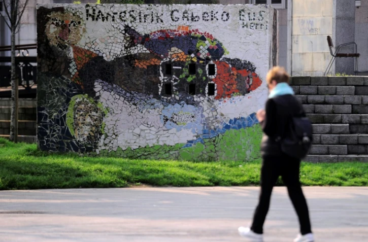 Un graffiti avec une inscription en basque "Nous voulons un pays basque sans murs" à Errenteria, en Espagne, le 6 avril 2017