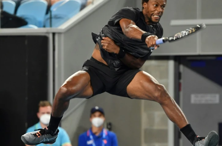 Gaël Monfils lors de son match du 2e tour remporté contre le Kazakh Alexander Bublik à l'Open d'Australie le 19 janvier 2022 à Melbourne
