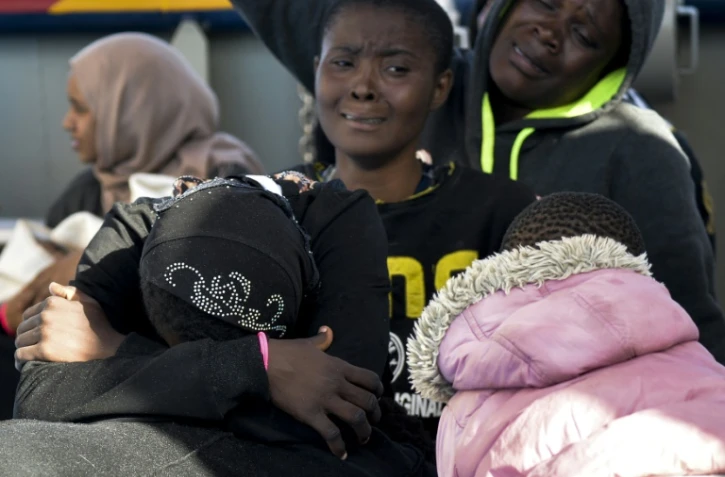 Des migrantes secourues au large de la Libye par la Croix Rouge italienne le 4 novembre 2016