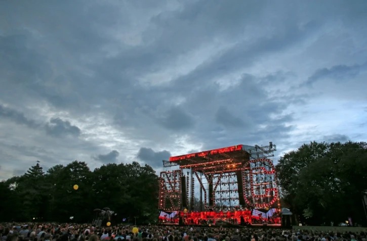 La scène du grand concert de New York sous des nuages menaçants, le 21 août 2021