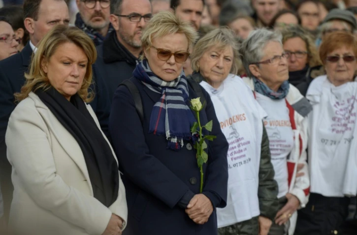 L'humoriste Muriel Robin participe, le 9 mars 2019 à Vaire-sur-Marne, à la marche blanche en mémoire de Julie Douib, la 30e victime de féminicide en 2019 en France

