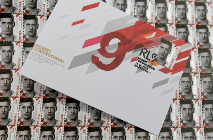 La vedette de la sélection polonaise, Robert Lewandowski mis à l'honneur par la création d'un timbre lancé le 14 juin 2018 à Varsovie