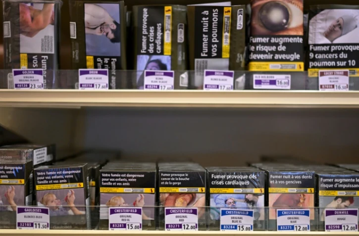 Malgré la diminution des ventes et du tabagisme en 2024, le chiffre d'affaires global du tabac atteint 19,3 milliards d'euros portée par la hausse des prix, selon l'OFDT