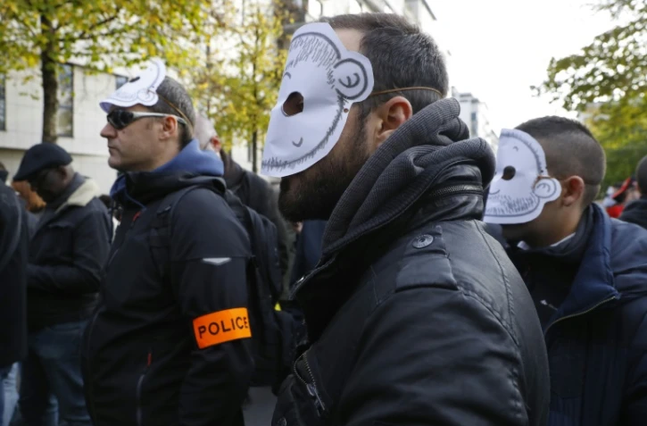 Manifestation de policiers, le 3 novembre 2016 à Paris, devant le siège de l'inspection générale de la police nationale (IGPN)