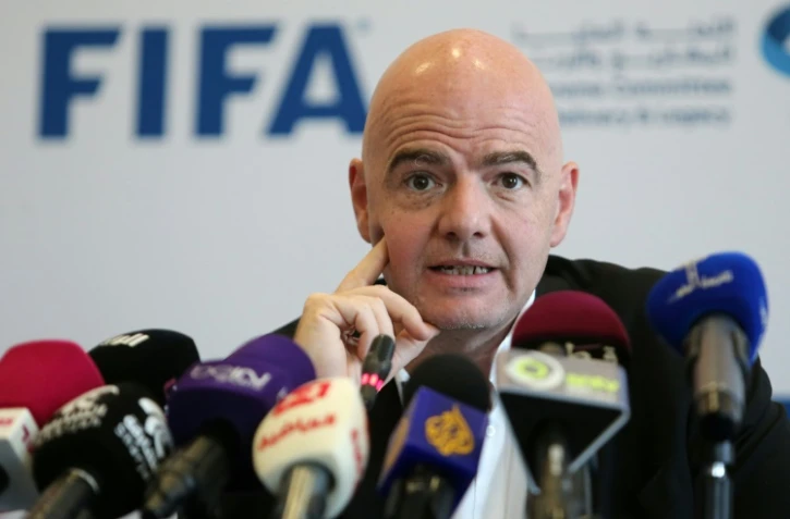 Le président de la Fifa Gianni Infantino en conférence de presse à Doha, le 22 avril 2016